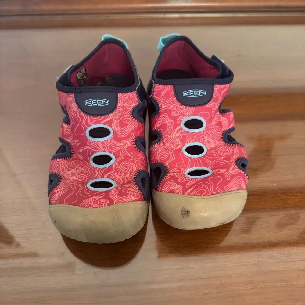 Keen Stingray Closed Toe Unisex Kids Sandals Waterproof Size 3
